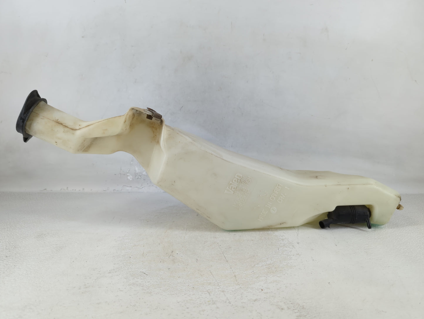 1995 Gmc 2500 Windshield Washer Fluid Reservoir Bottle Oem - Oemusedautoparts1.com