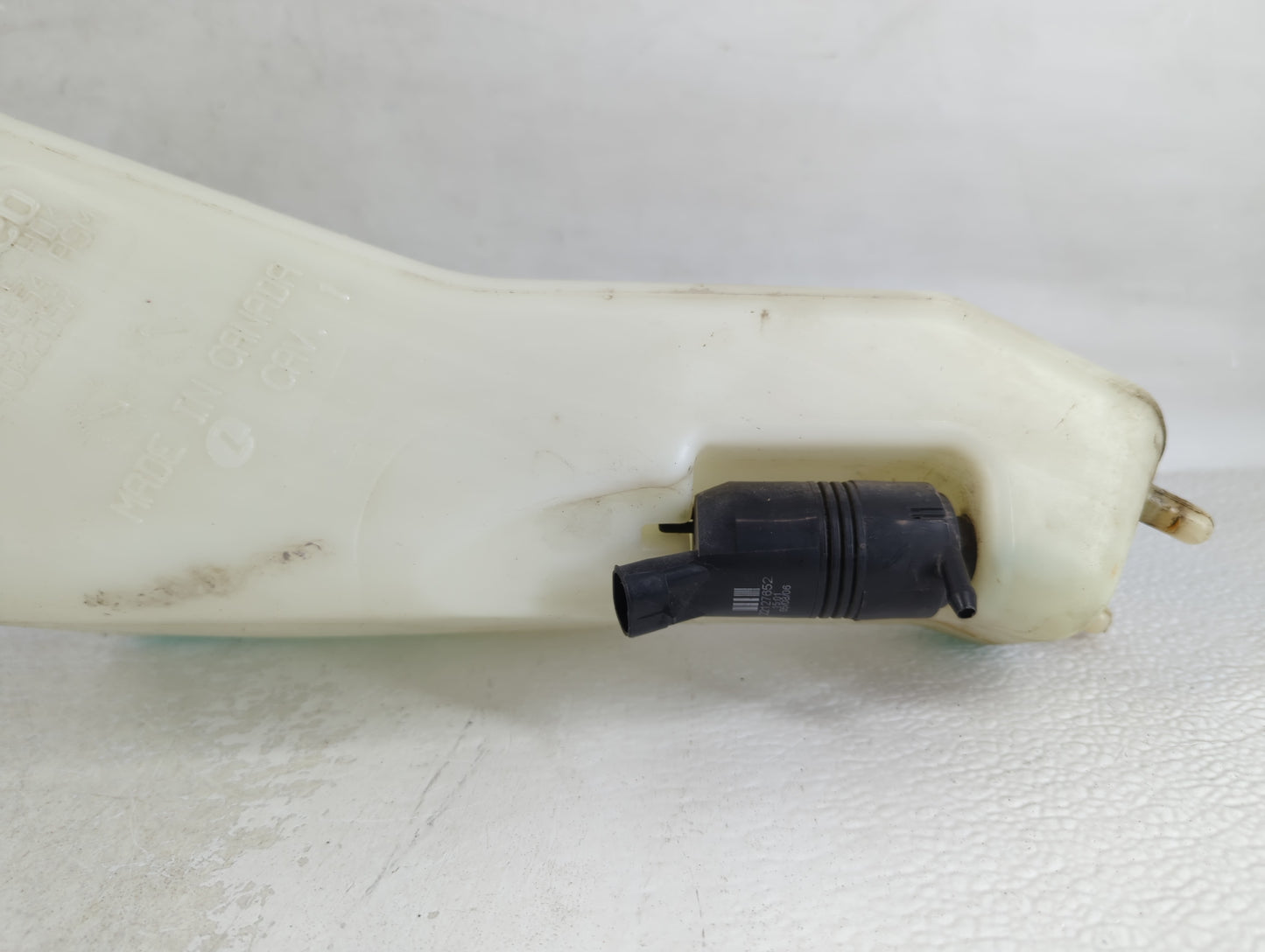1995 Gmc 2500 Windshield Washer Fluid Reservoir Bottle Oem - Oemusedautoparts1.com