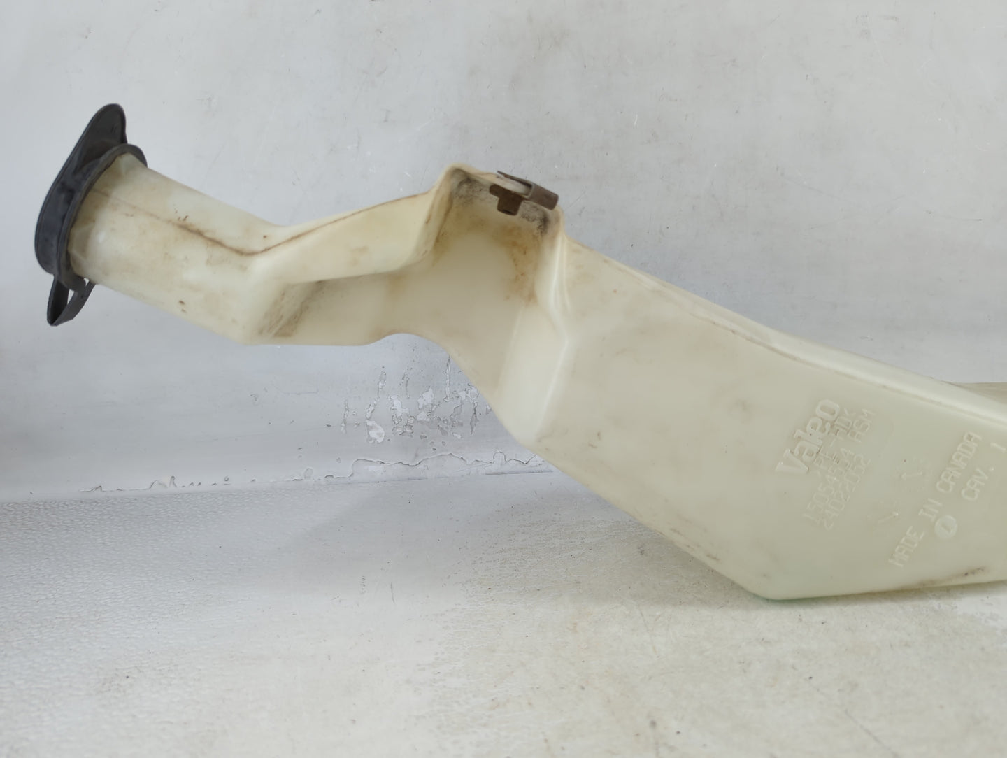 1995 Gmc 2500 Windshield Washer Fluid Reservoir Bottle Oem - Oemusedautoparts1.com