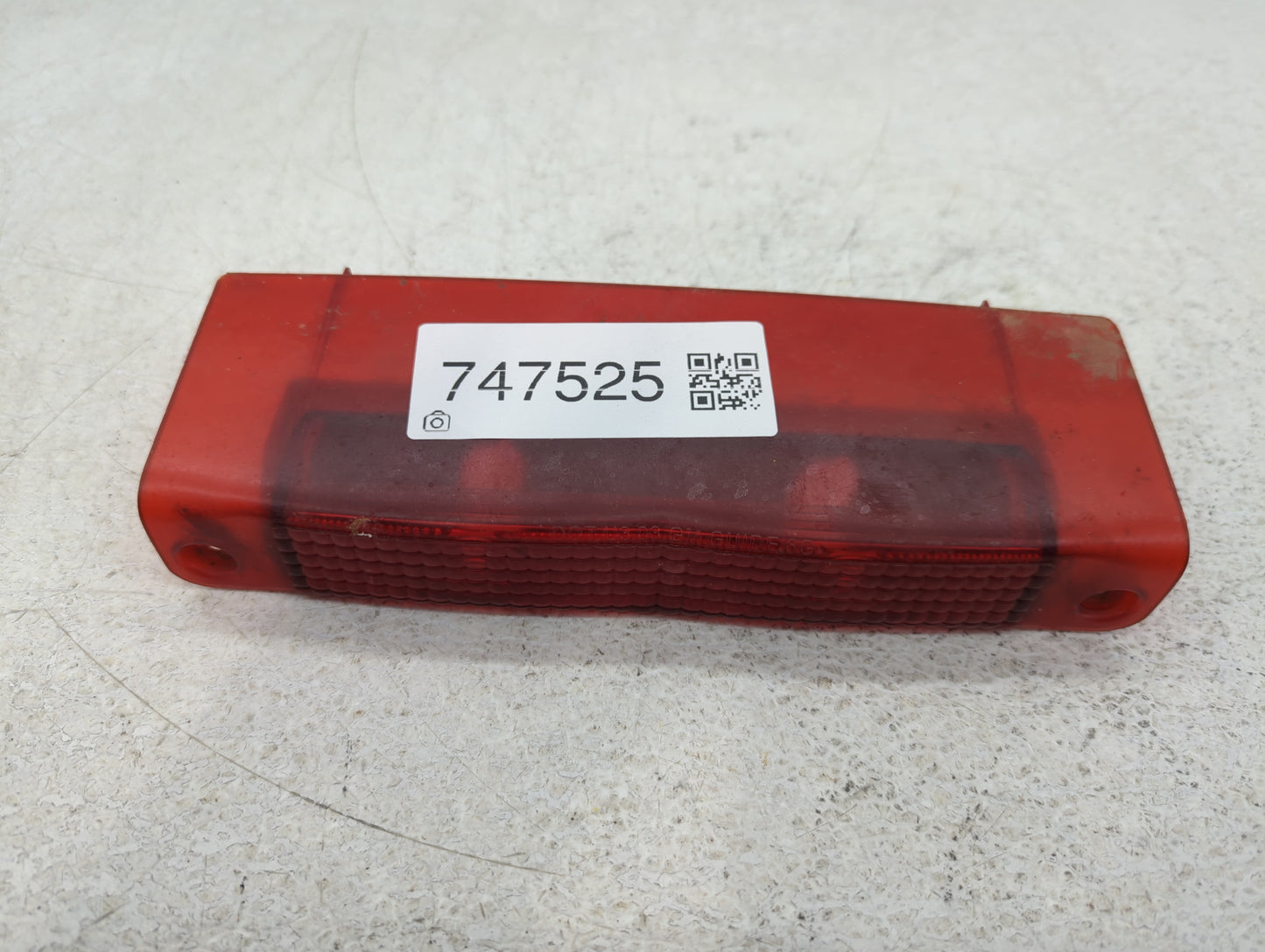 1995 Gmc 2500 Third Brake Light Tail Light P/N:15748590 Fits OEM Used Auto Parts - Oemusedautoparts1.com