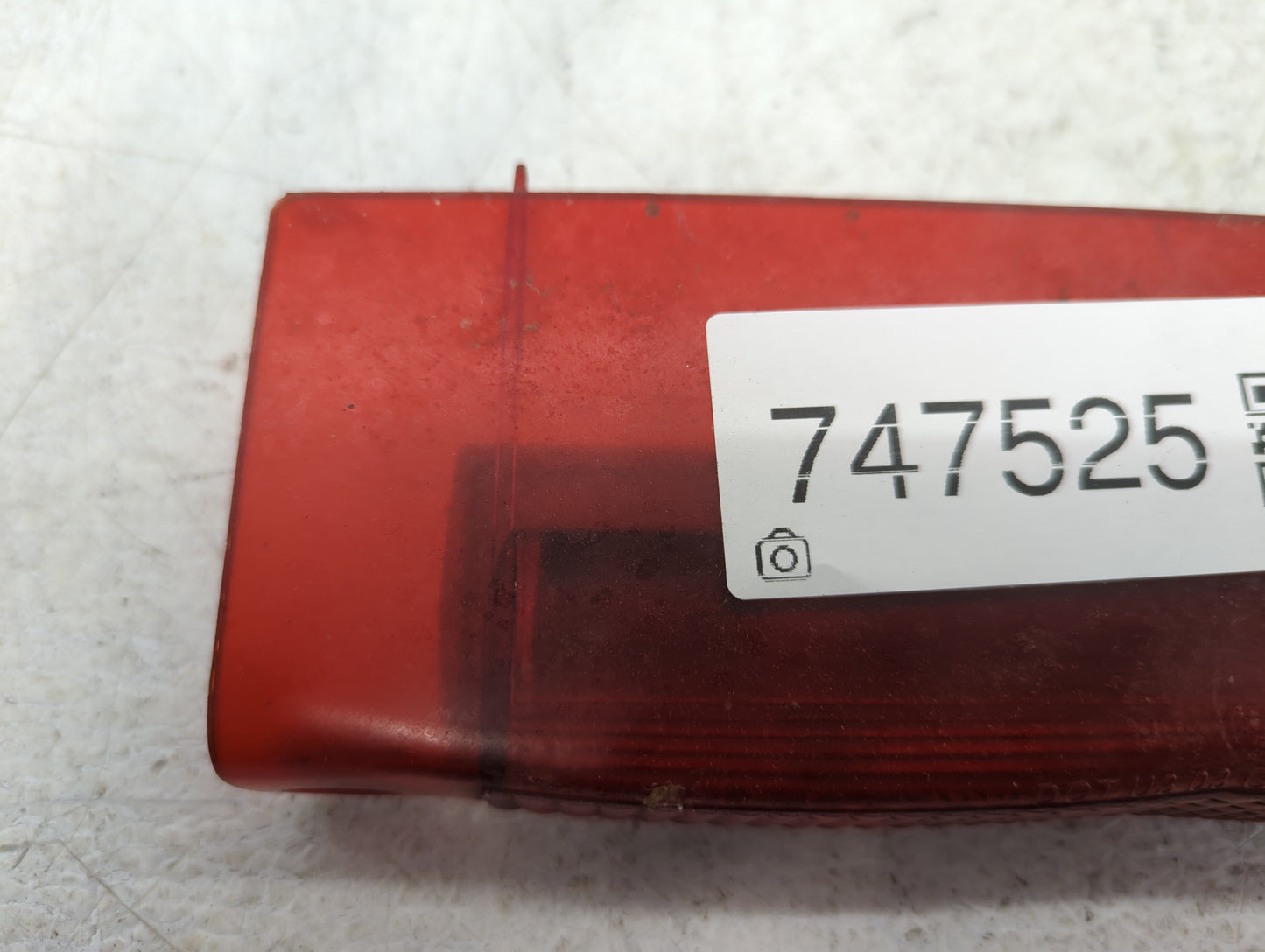 1995 Gmc 2500 Third Brake Light Tail Light P/N:15748590 Fits OEM Used Auto Parts - Oemusedautoparts1.com