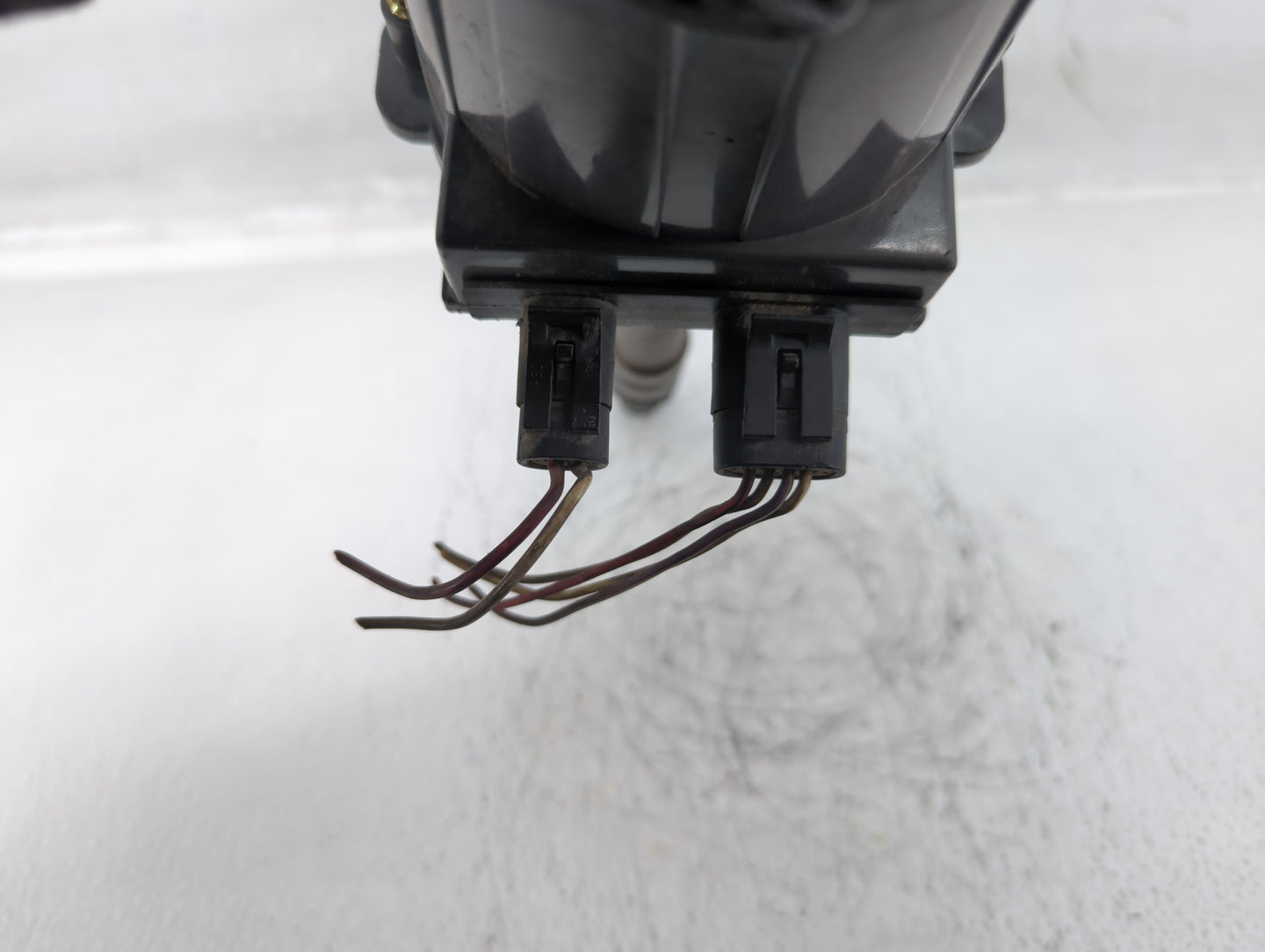 1995 Gmc Sierra 1500 Engine Ignition Distributor OEM P/N:1103934 5 b 23 Fits Fits 2020 OEM Used Auto Parts - Oemusedautopart