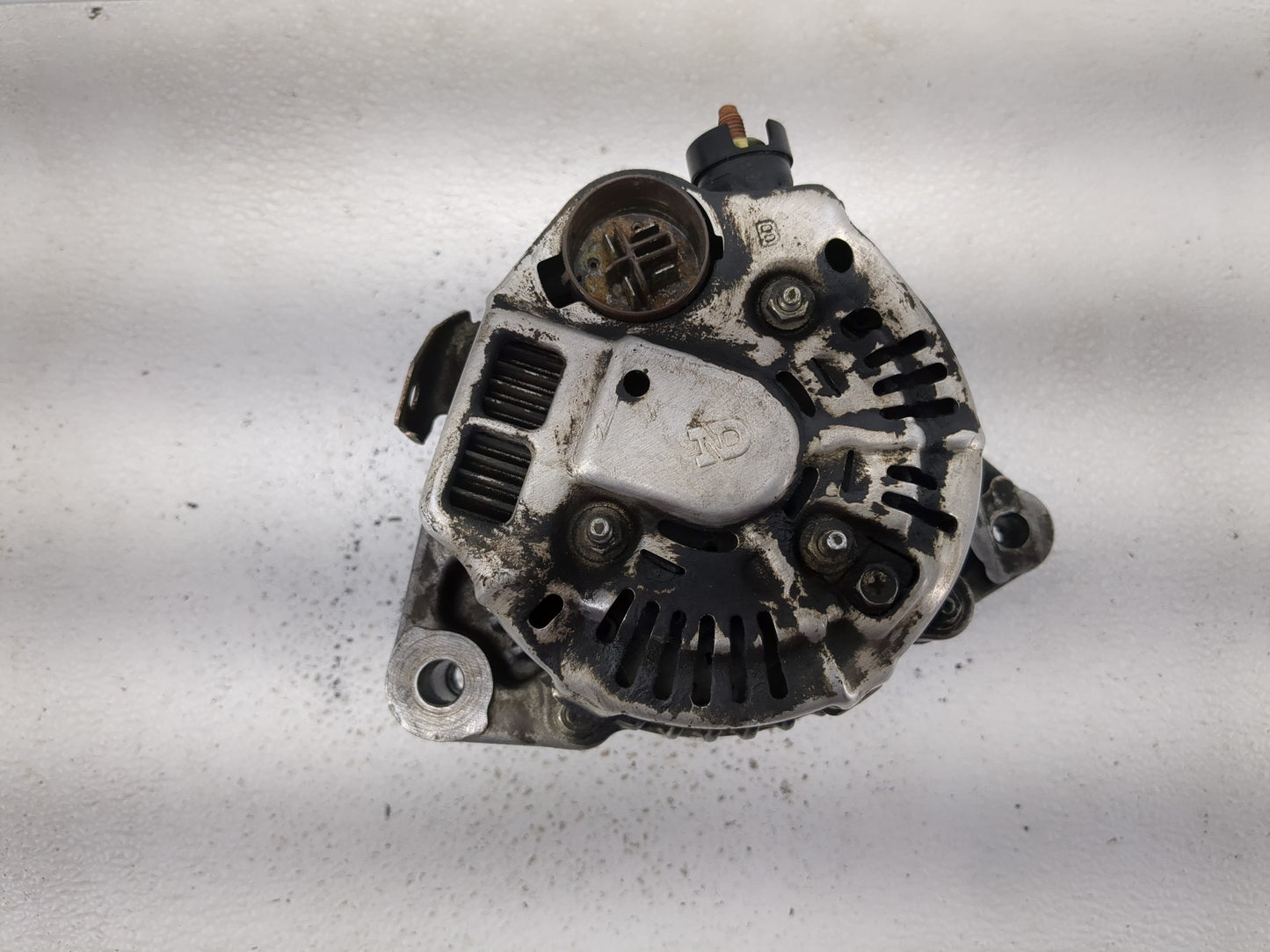 1995-1997 Honda Accord Alternator Replacement Generator Charging Assembly Engine OEM Fits Fits 1995 1996 1997 OEM Used Auto 