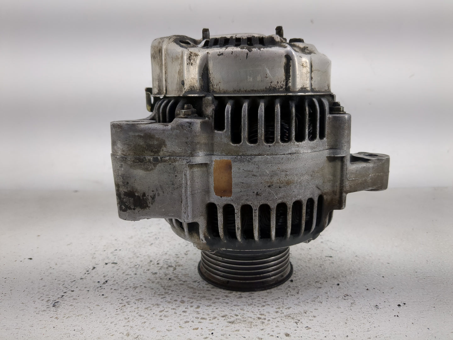 1995-1997 Honda Accord Alternator Replacement Generator Charging Assembly Engine OEM Fits Fits 1995 1996 1997 OEM Used Auto 