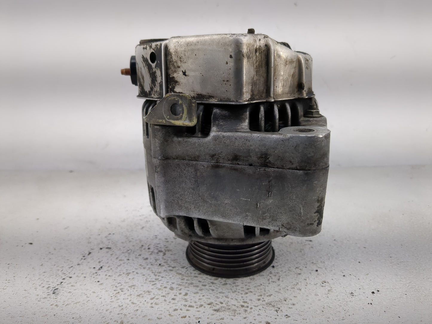 1995-1997 Honda Accord Alternator Replacement Generator Charging Assembly Engine OEM Fits Fits 1995 1996 1997 OEM Used Auto 