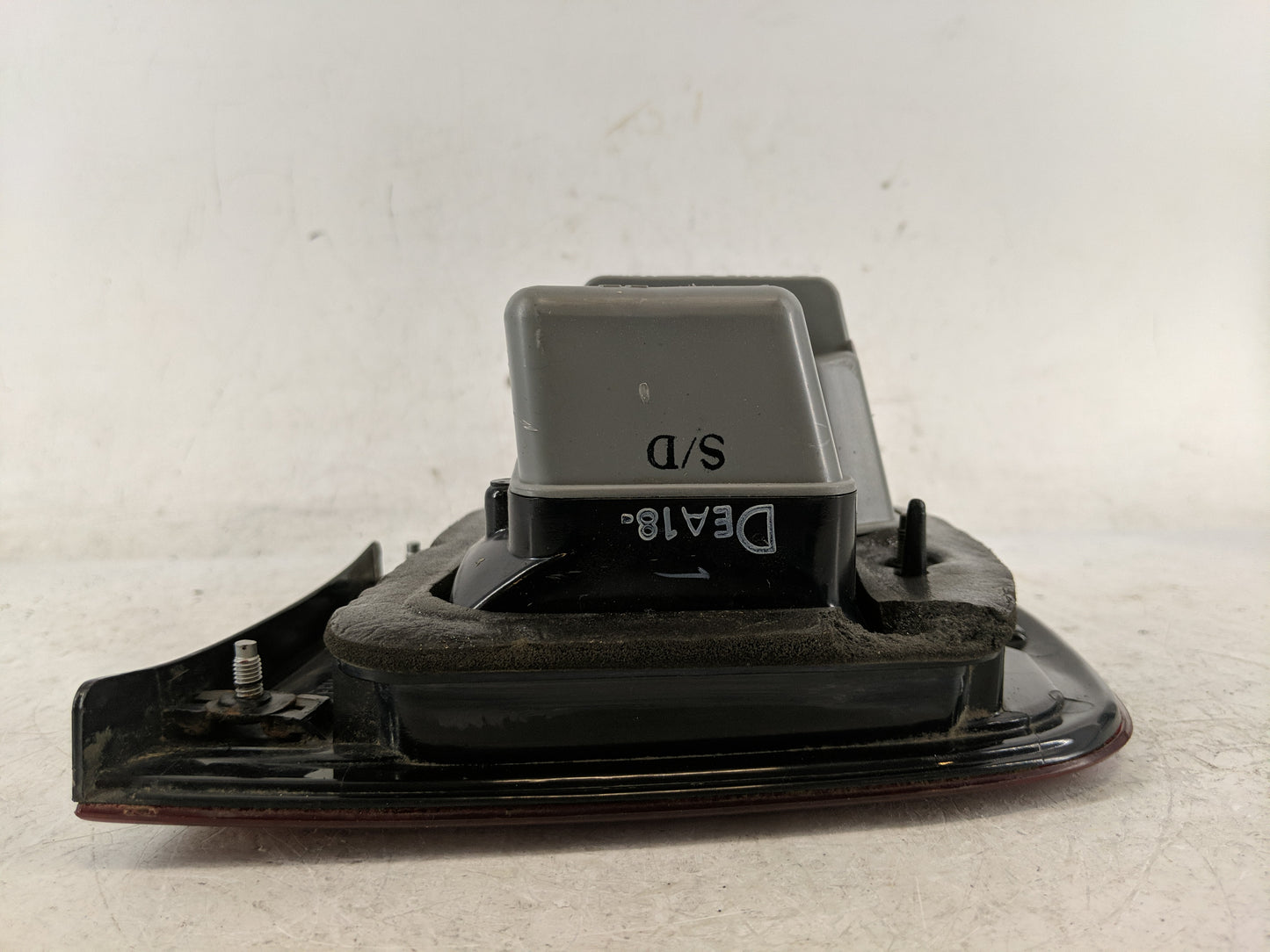 1992-1995 Honda Civic Tail Light Assembly Driver Left OEM P/N:E423224 Fits Fits 1992 1993 1994 1995 OEM Used Auto Parts - Oe