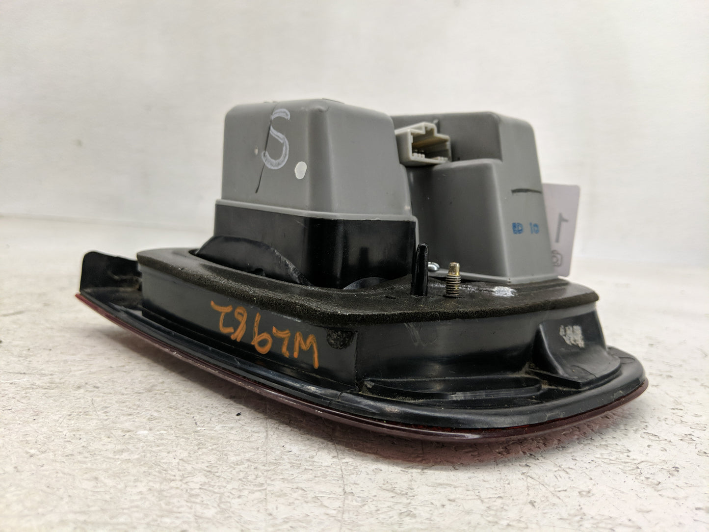 1992-1995 Honda Civic Tail Light Assembly Driver Left OEM Fits Fits 1992 1993 1994 1995 OEM Used Auto Parts - Oemusedautopar