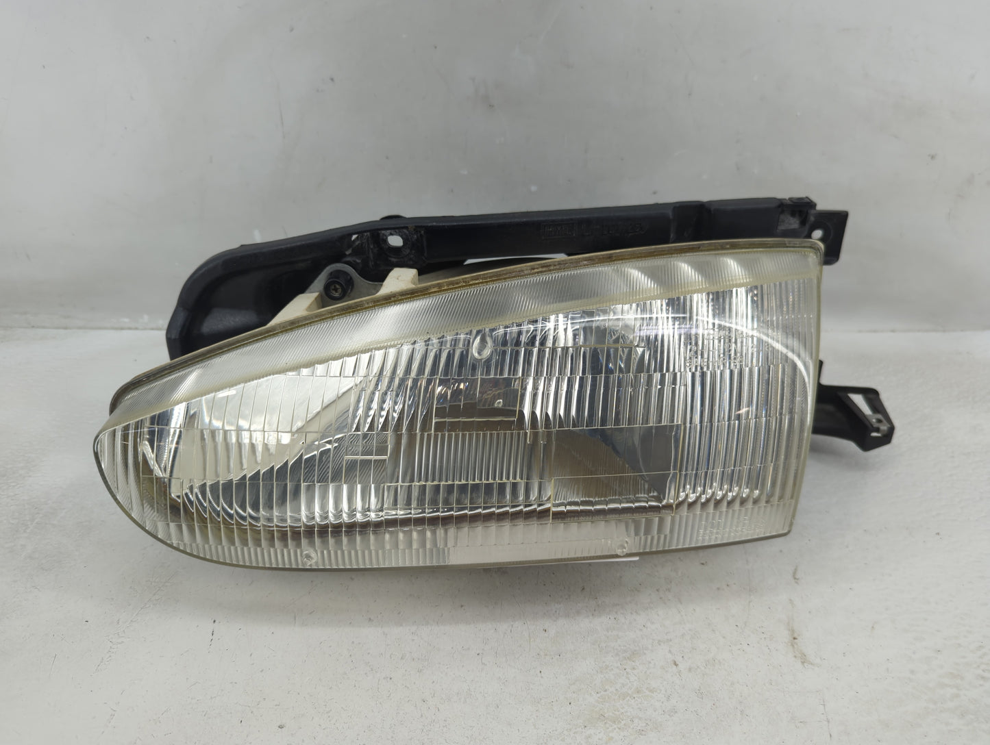 1994-1995 Hyundai Elantra Passenger Right Oem Head Light Headlight Lamp - Oemusedautoparts1.com