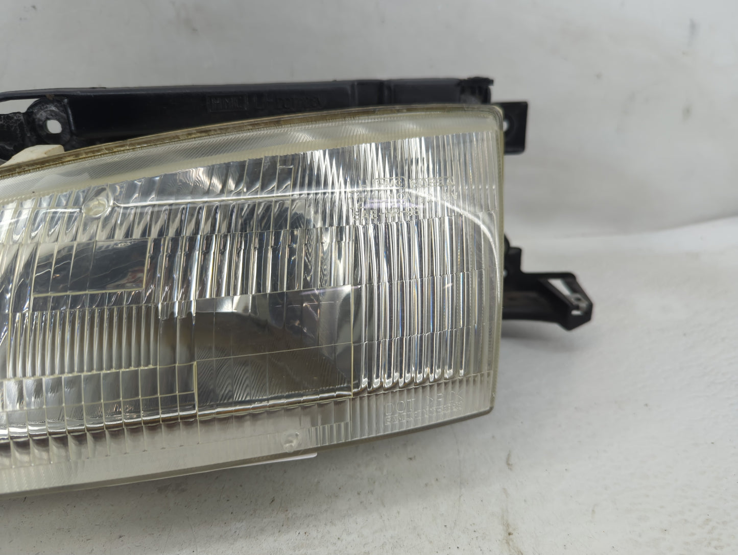 1994-1995 Hyundai Elantra Passenger Right Oem Head Light Headlight Lamp - Oemusedautoparts1.com