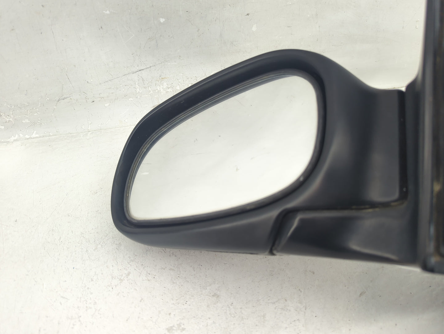 1995-1996 Hyundai Sonata Driver Side View Mirror - Left Door Mirror OEM Used - Oemusedautoparts1.com