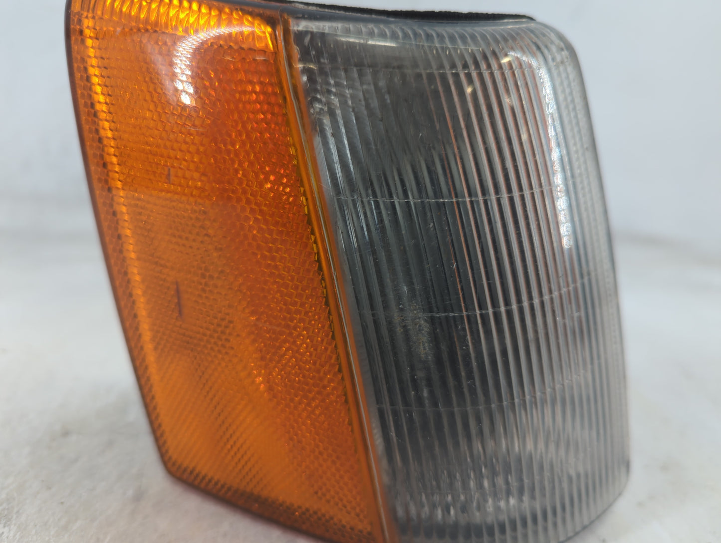 1984-1996 Jeep Cherokee Passenger Right Oem Head Light Headlight Lamp - Oemusedautoparts1.com