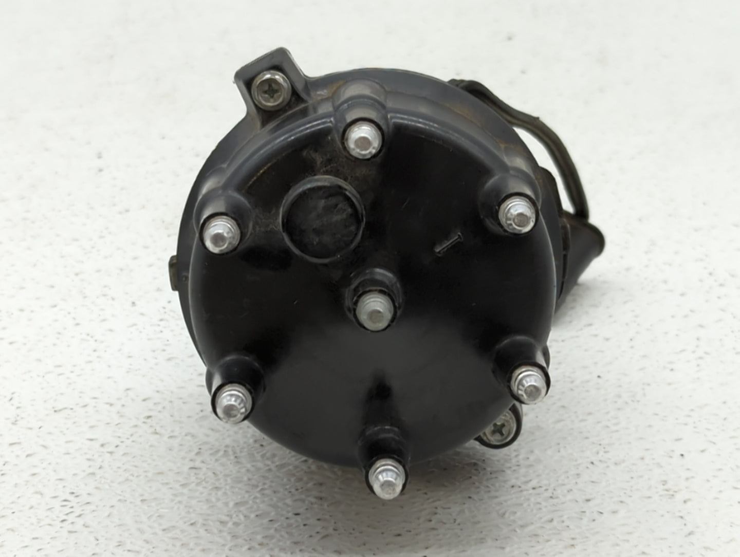 1995 Jeep Grand Cherokee Engine Ignition Distributor OEM P/N:56027028 Fits OEM Used Auto Parts - Oemusedautoparts1.com