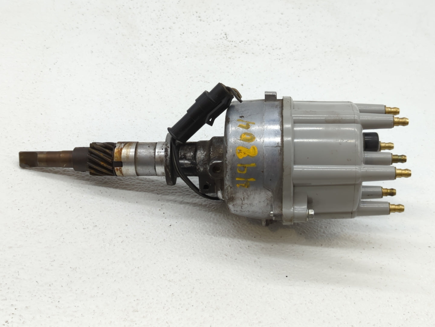 1995 Jeep Grand Cherokee Engine Ignition Distributor OEM P/N:56027028 Fits OEM Used Auto Parts - Oemusedautoparts1.com