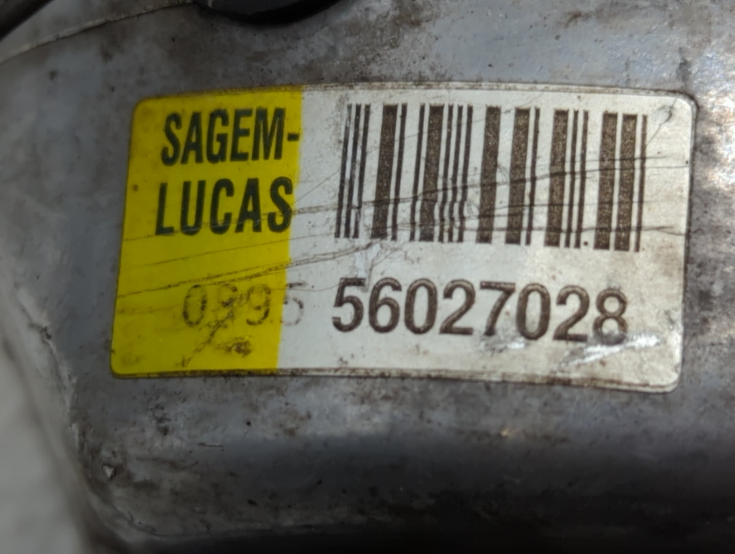 1995 Jeep Grand Cherokee Engine Ignition Distributor OEM P/N:56027028 Fits OEM Used Auto Parts - Oemusedautoparts1.com
