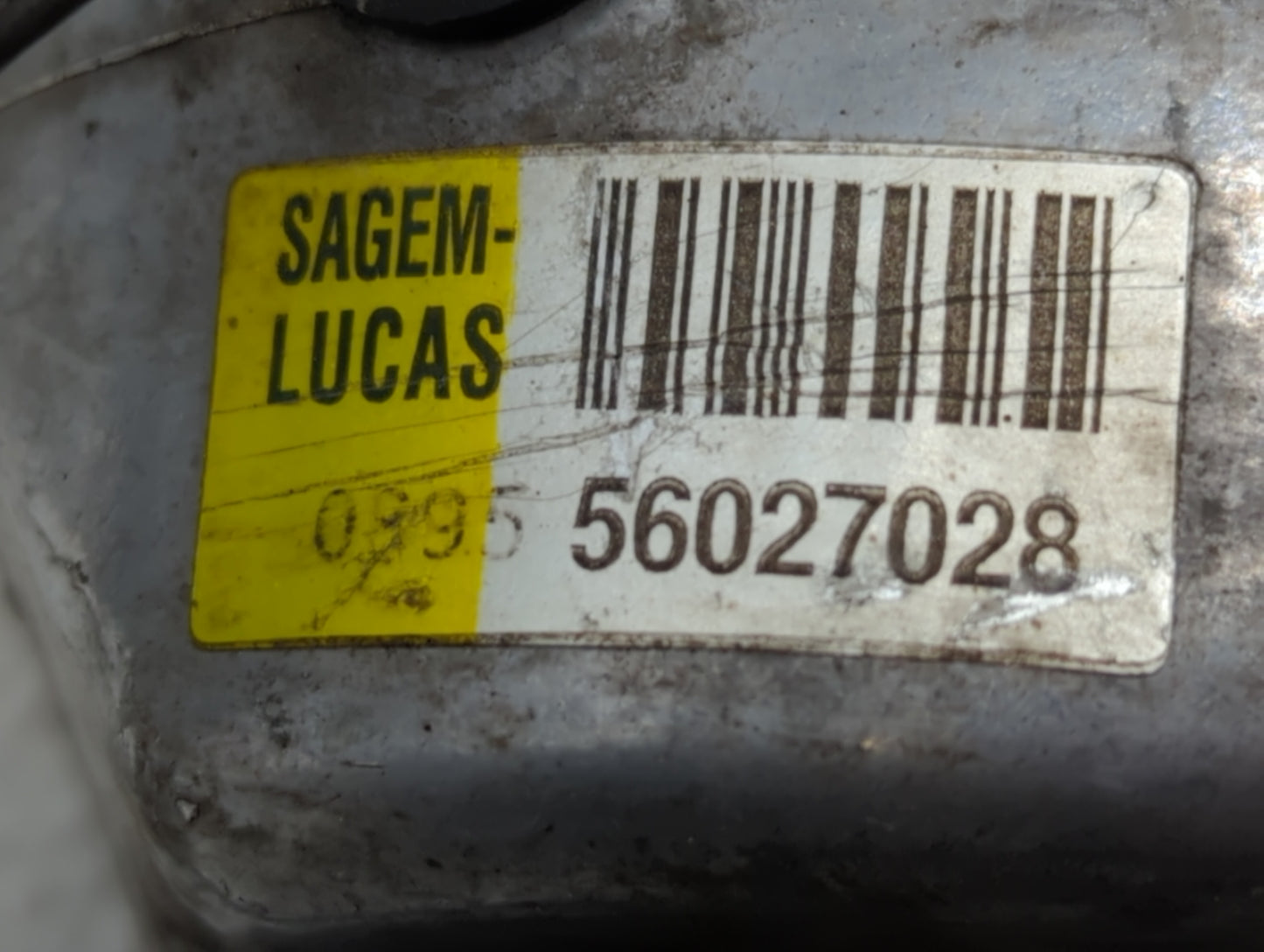 1995 Jeep Grand Cherokee Engine Ignition Distributor OEM P/N:56027028 Fits OEM Used Auto Parts - Oemusedautoparts1.com