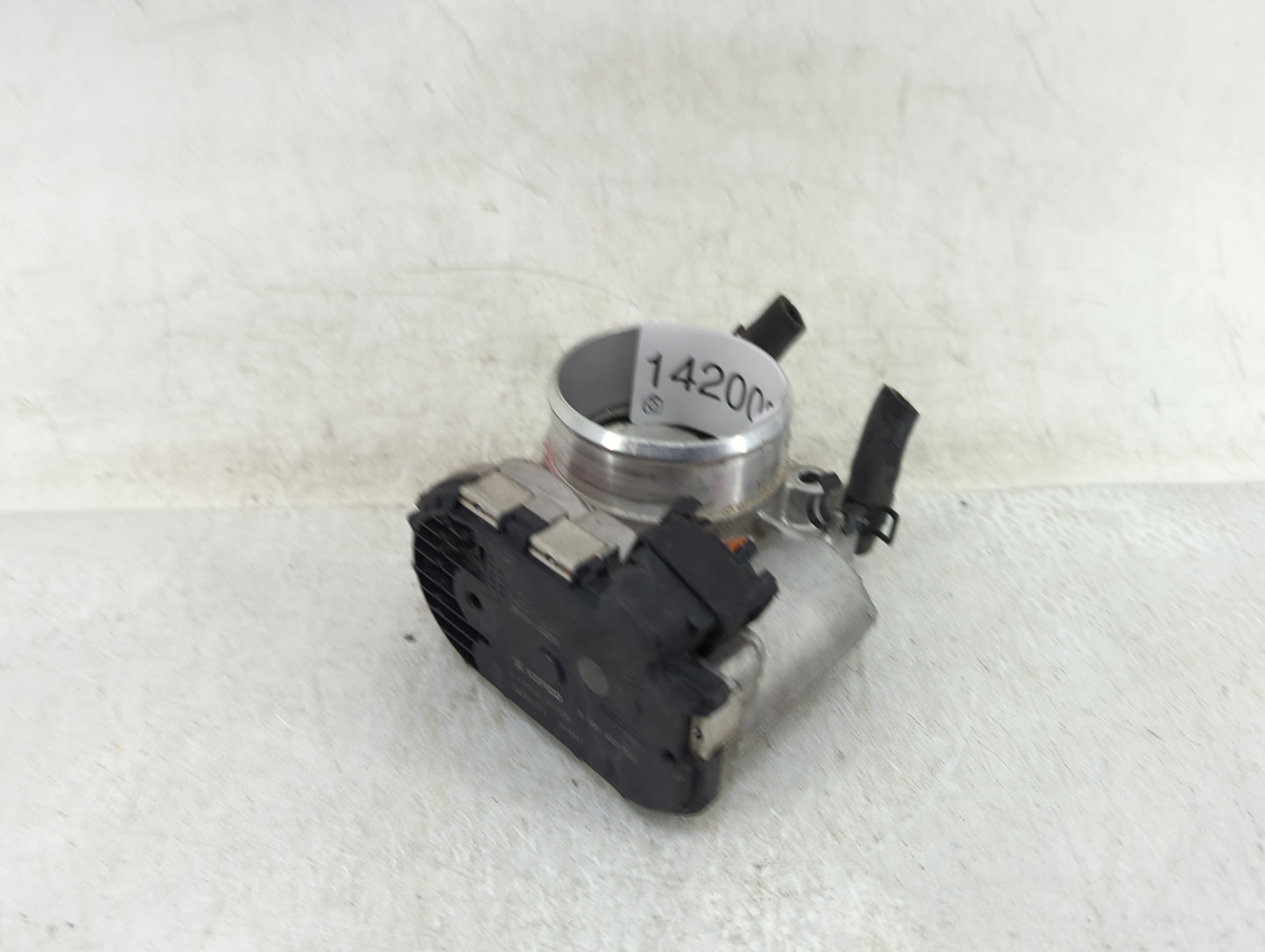 1995 Mercedes-Benz E350 Throttle Body P/N:35100-2G200 Fits OEM Used Auto Parts - Oemusedautoparts1.com