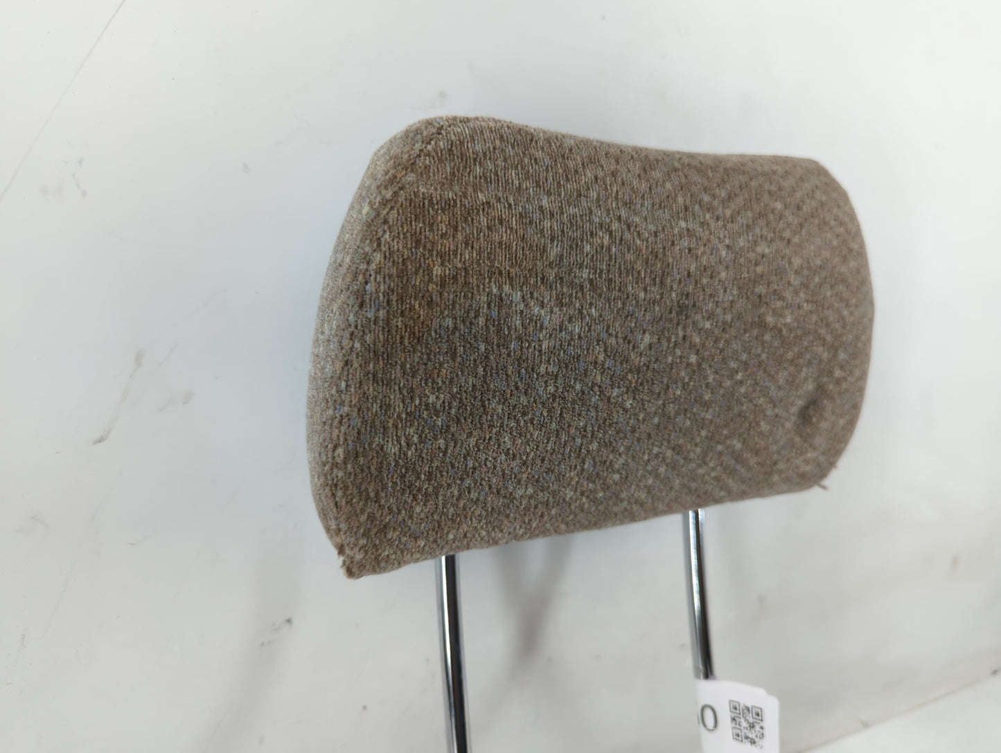 1995 Mitsubishi Montero Headrest Head Rest Front Driver Passenger Seat Fits OEM Used Auto Parts - Oemusedautoparts1.com