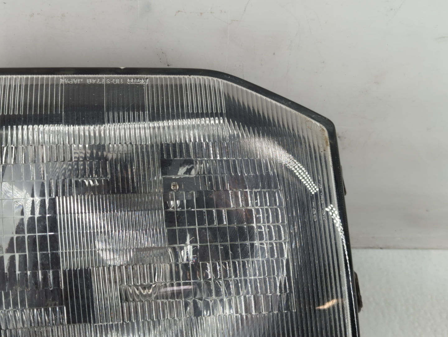 1992-1997 Mitsubishi Montero Driver Left Oem Head Light Headlight Lamp - Oemusedautoparts1.com