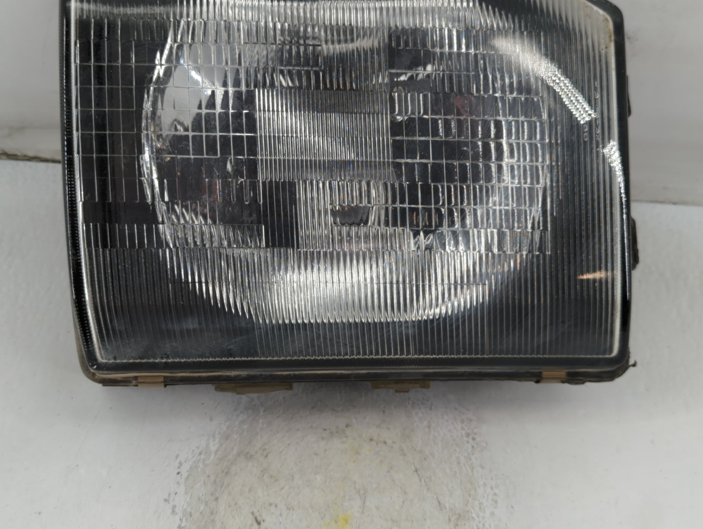 1992-1997 Mitsubishi Montero Driver Left Oem Head Light Headlight Lamp - Oemusedautoparts1.com