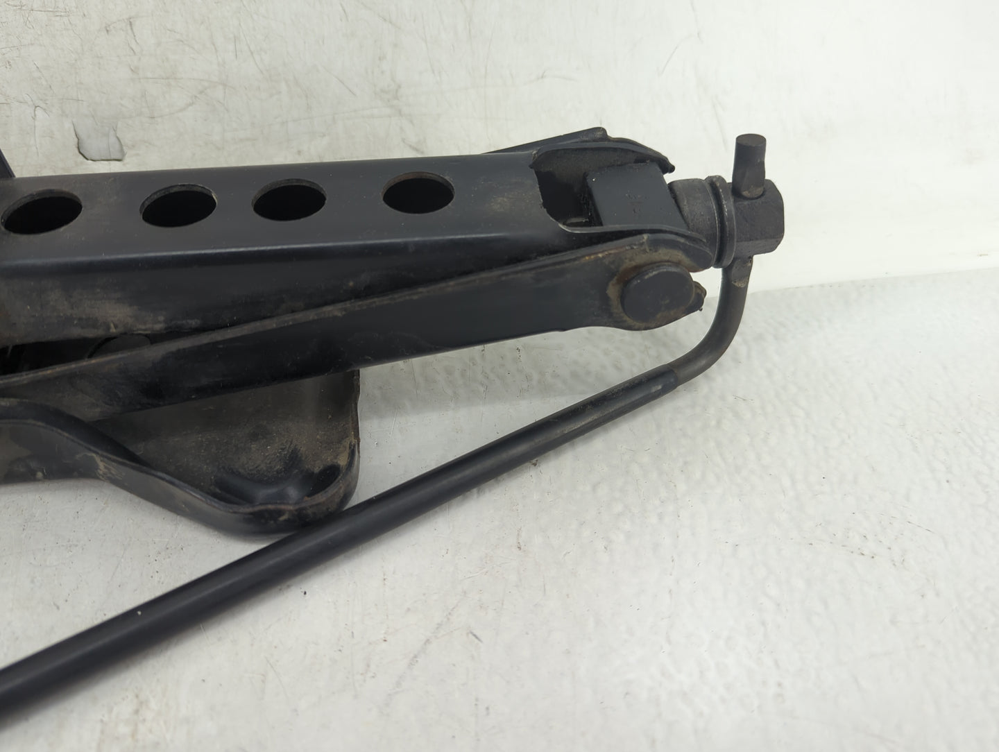 1995 Pontiac Bonneville Spare Scissor Car Jack Black - Oemusedautoparts1.com