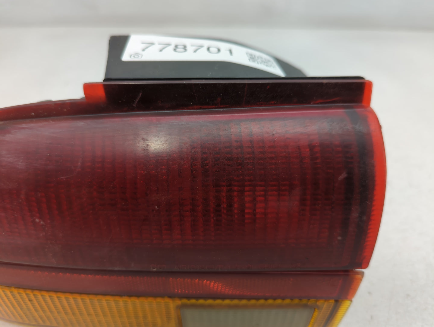 1993-1995 Saturn Sl Tail Light Assembly Passenger Right OEM P/N:16513963 Fits Fits 1993 1994 1995 OEM Used Auto Parts - Oemu
