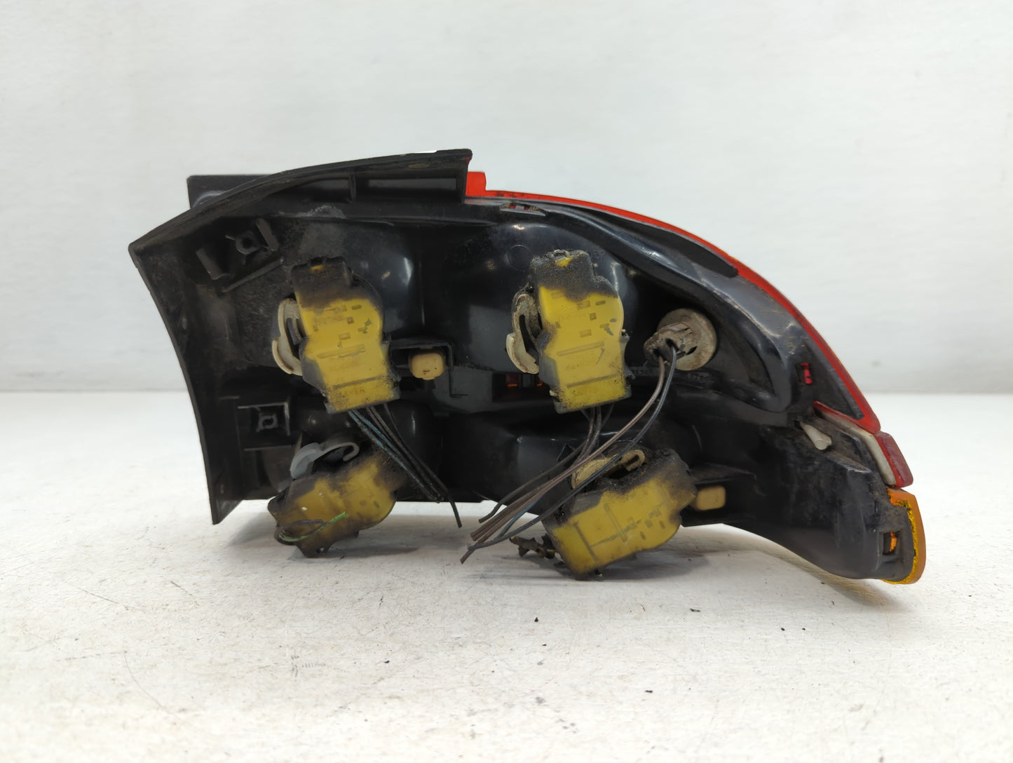 1993-1995 Saturn Sl Tail Light Assembly Passenger Right OEM P/N:16513963 Fits Fits 1993 1994 1995 OEM Used Auto Parts - Oemu