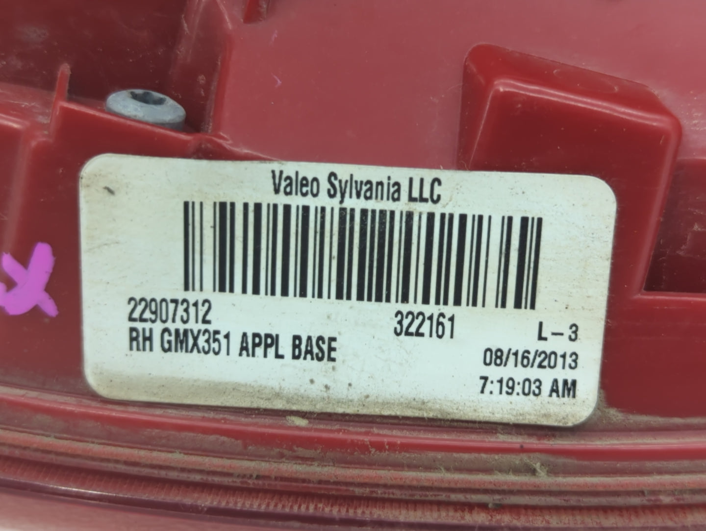 1995 Saturn Sw1 Tail Light Assembly Driver Left OEM P/N:22907312 16517018 Fits Fits 1993 1994 OEM Used Auto Parts - Oemuseda