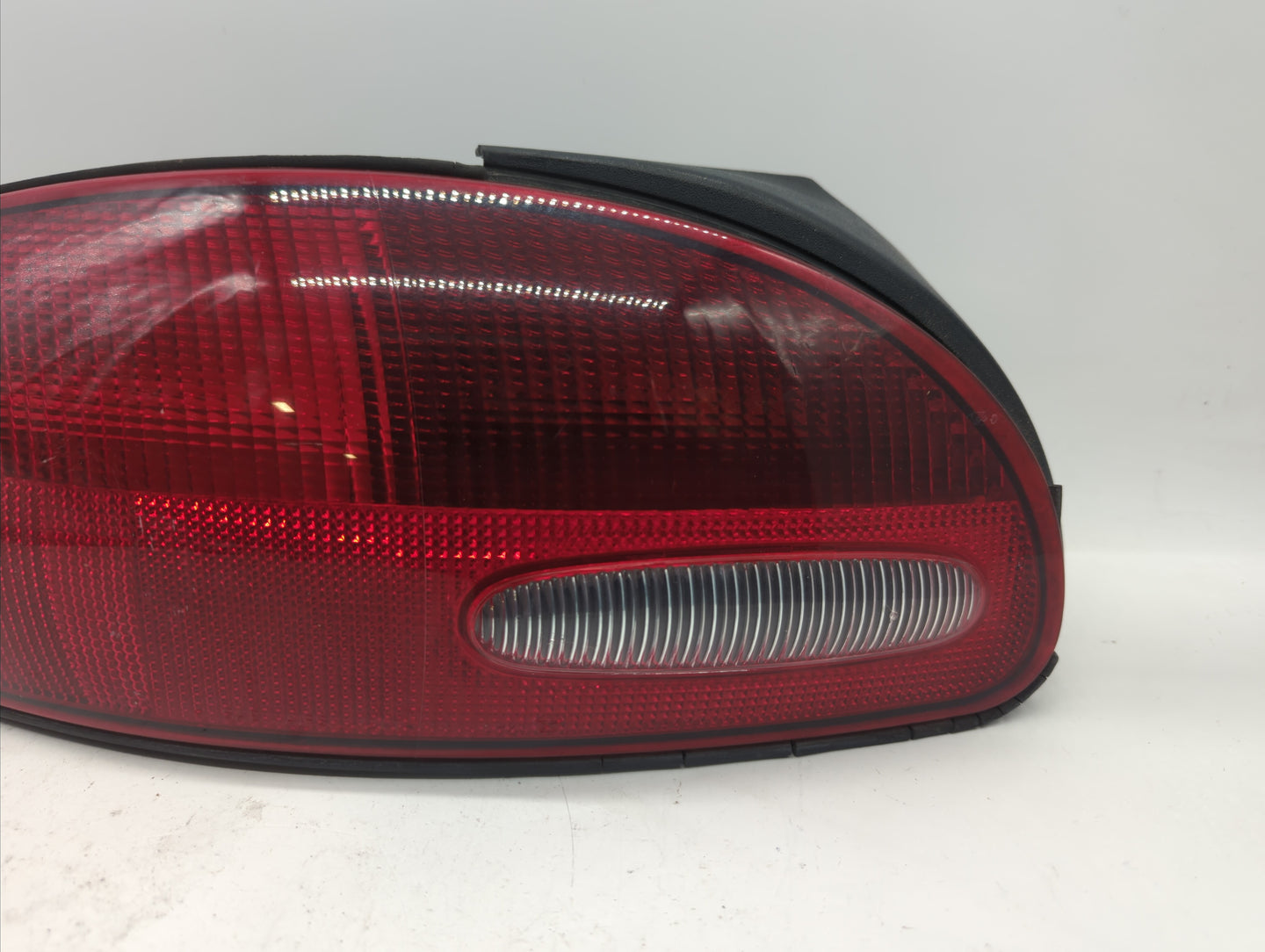1993-1995 Toyota Corolla Tail Light Assembly Passenger Right OEM P/N:58622 E Fits Fits 1993 1994 1995 OEM Used Auto Parts - 