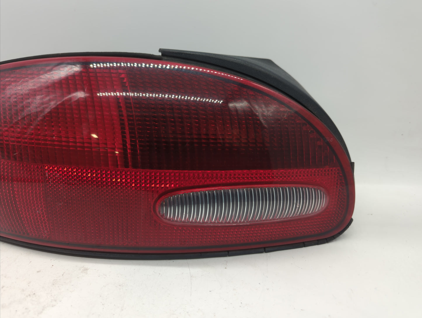 1993-1995 Toyota Corolla Tail Light Assembly Passenger Right OEM P/N:58622 E Fits Fits 1993 1994 1995 OEM Used Auto Parts - 