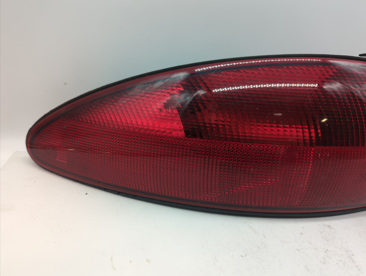 1993-1995 Toyota Corolla Tail Light Assembly Passenger Right OEM P/N:58622 E Fits Fits 1993 1994 1995 OEM Used Auto Parts - 