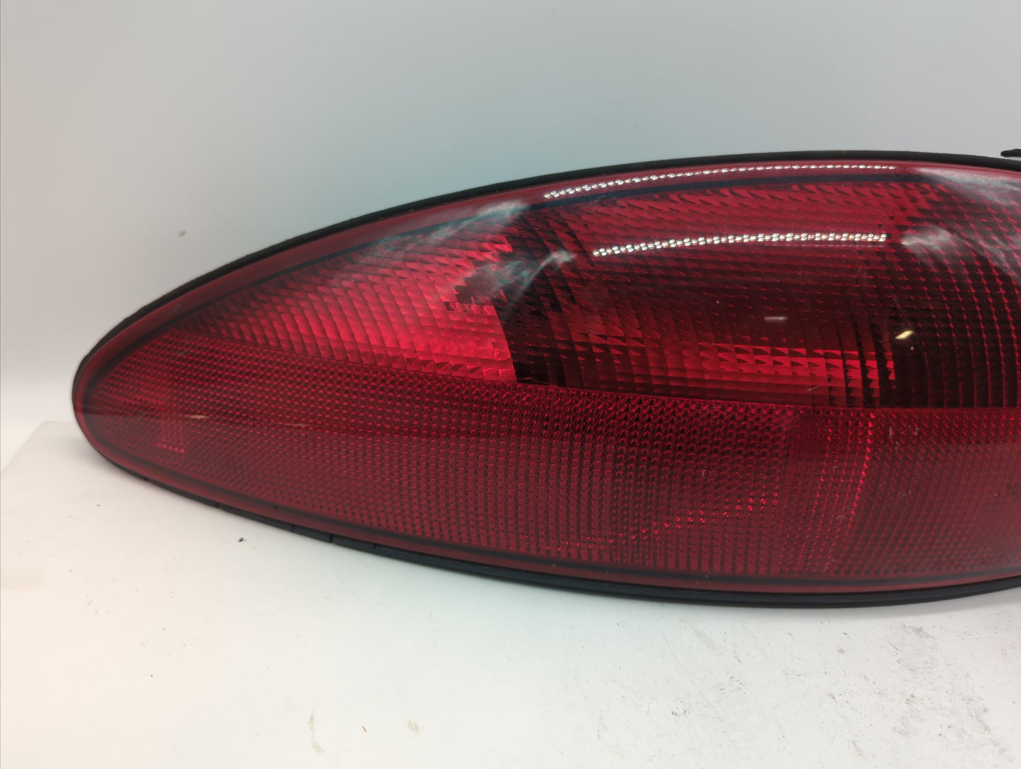 1993-1995 Toyota Corolla Tail Light Assembly Passenger Right OEM P/N:58622 E Fits Fits 1993 1994 1995 OEM Used Auto Parts - 