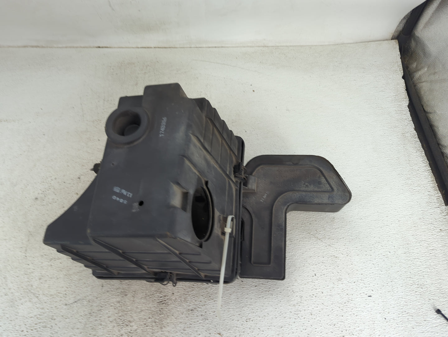 Bmw 318 Air Cleaner Intake-duct Hose Tube - Oemusedautoparts1.com