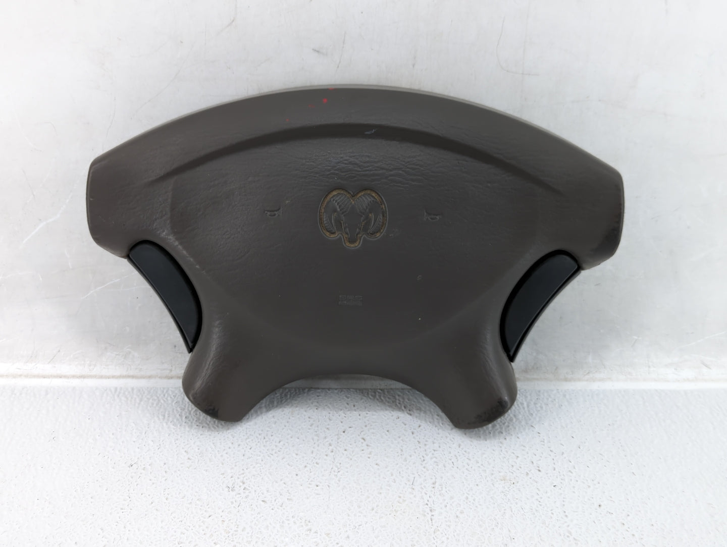 1995-1996 Buick Park Avenue Air Bag Driver Left Steering Wheel Mounted Fits Fits 1995 1996 1997 OEM Used Auto Parts - Oemuse