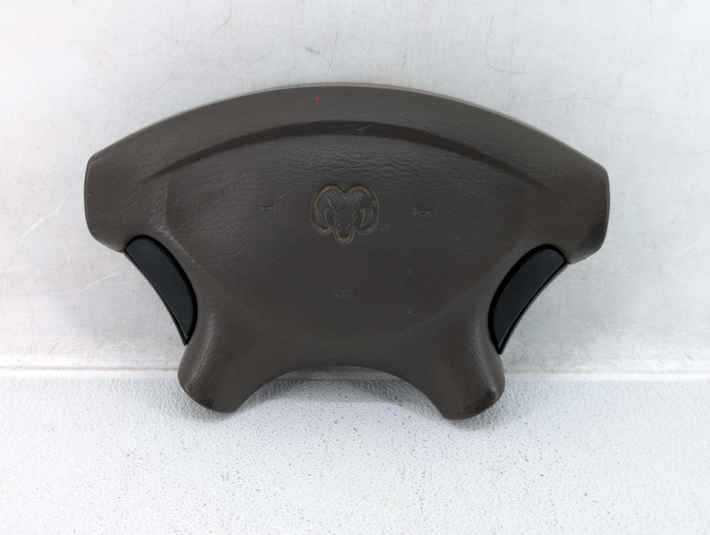 1995-1996 Buick Park Avenue Air Bag Driver Left Steering Wheel Mounted Fits Fits 1995 1996 1997 OEM Used Auto Parts - Oemuse