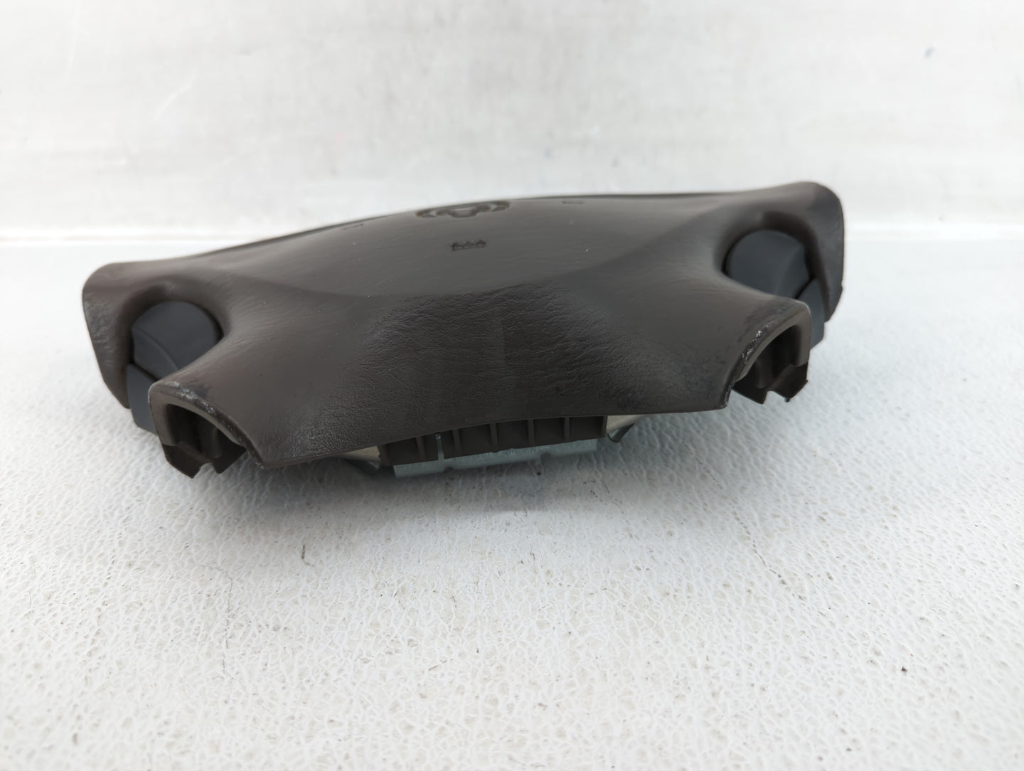 1995-1996 Buick Park Avenue Air Bag Driver Left Steering Wheel Mounted Fits Fits 1995 1996 1997 OEM Used Auto Parts - Oemuse