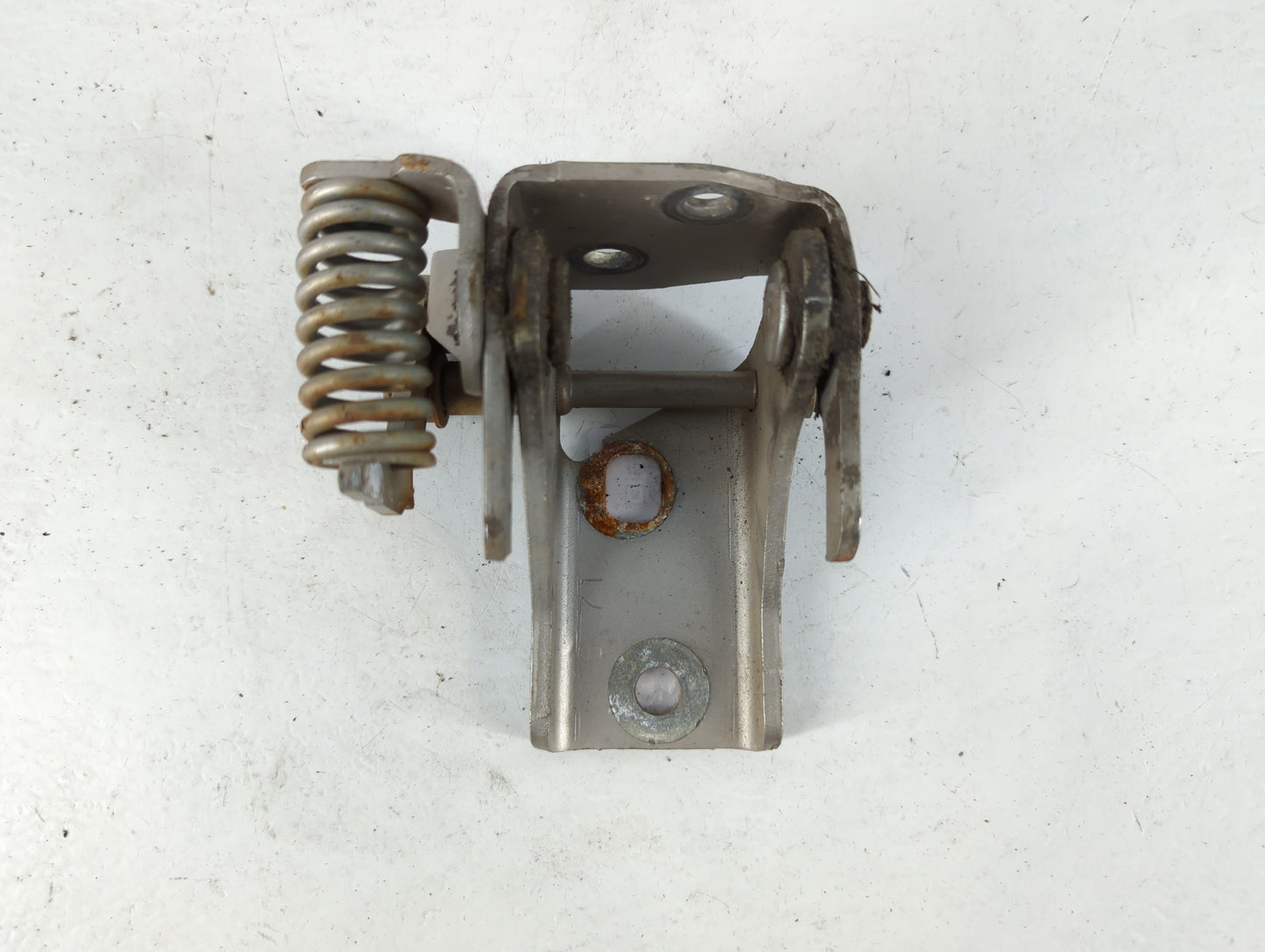 1996 Buick Riviera Driver Left Hood Hinge - Oemusedautoparts1.com