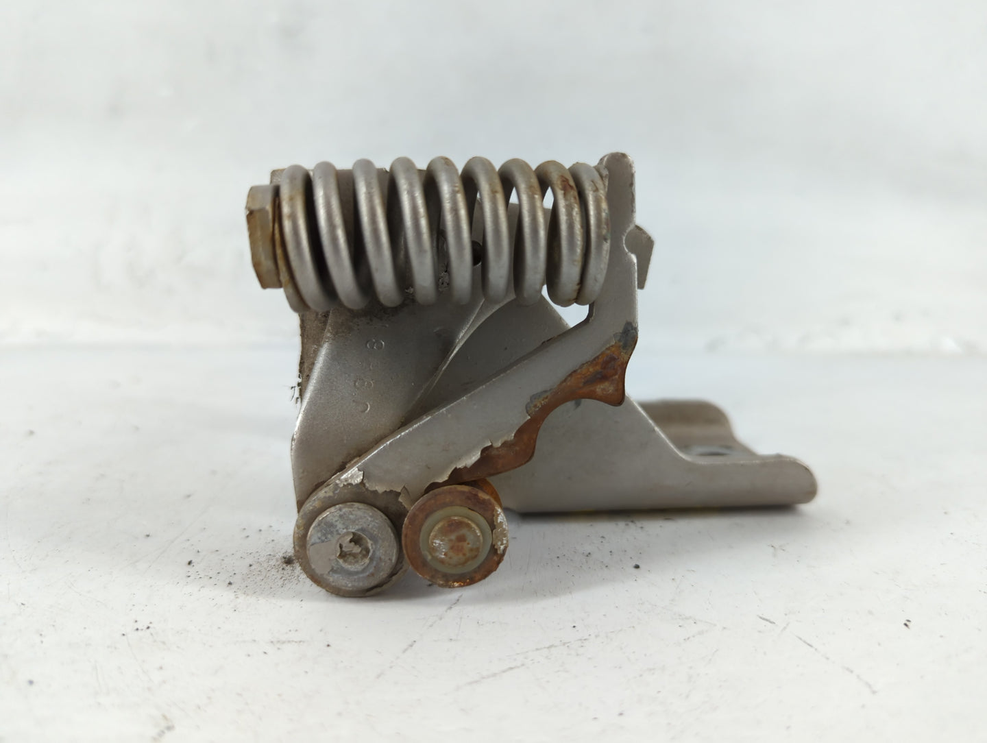 1996 Buick Riviera Driver Left Hood Hinge - Oemusedautoparts1.com
