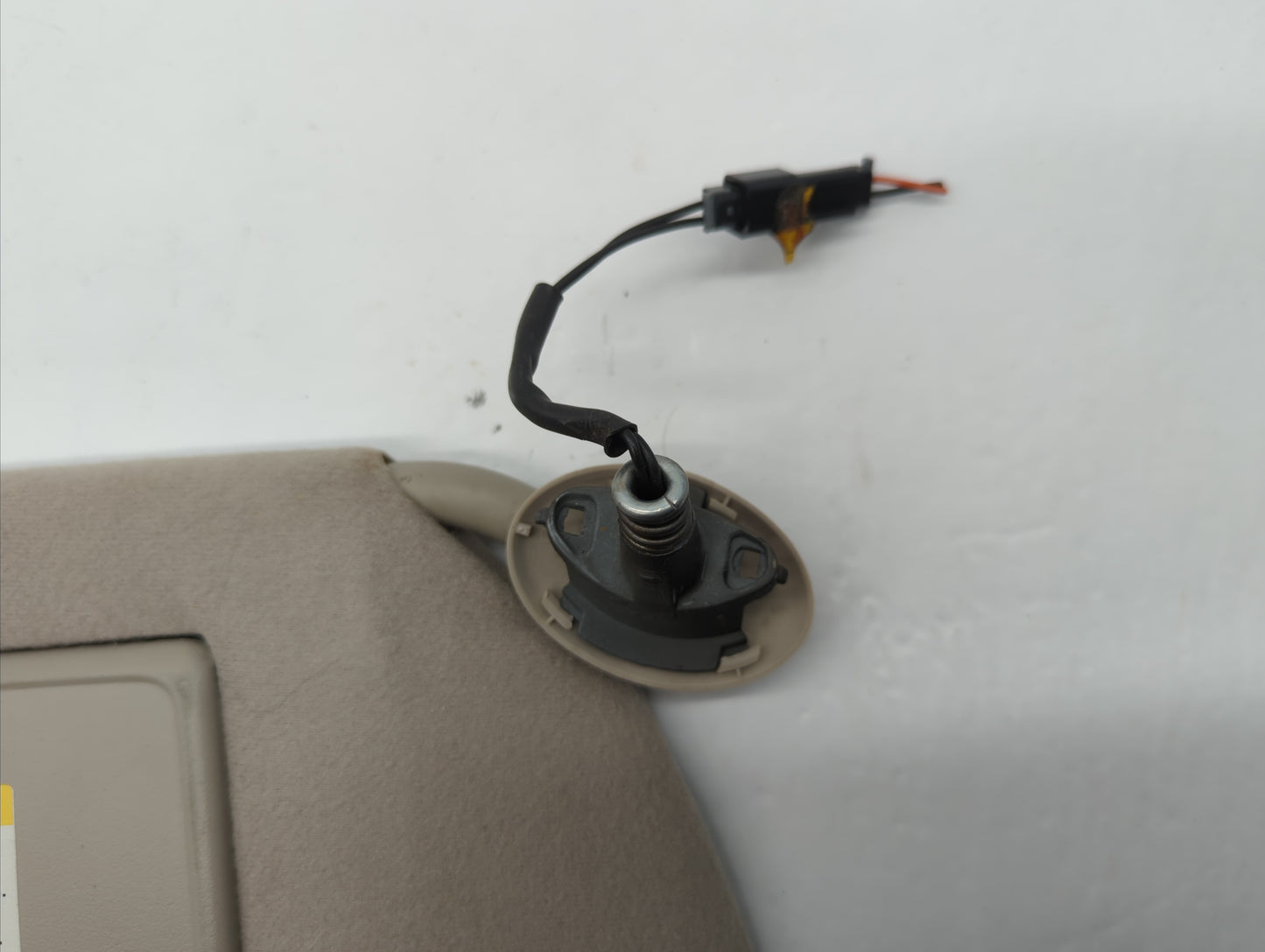 1996 Cadillac Deville Sun Visor Shade Replacement Passenger Right Mirror Fits OEM Used Auto Parts - Oemusedautoparts1.com