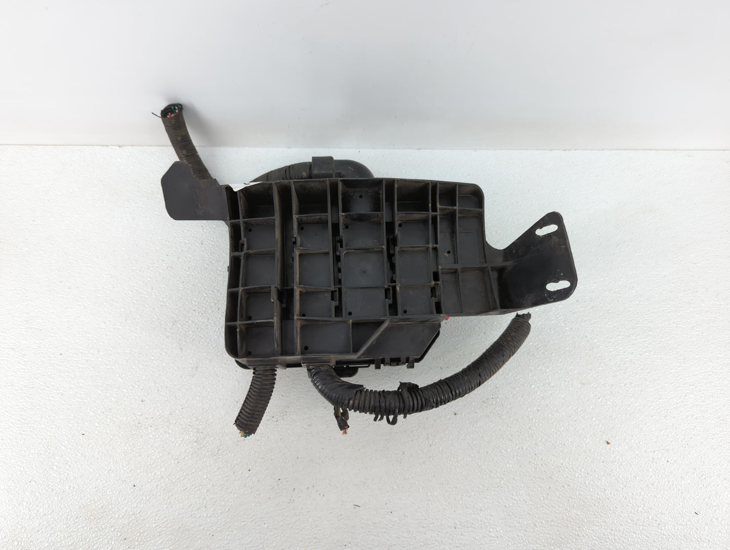1996 Chevrolet Astro Fusebox Fuse Box Panel Relay Module P/N:13574057-03 Fits OEM Used Auto Parts - Oemusedautoparts1.com