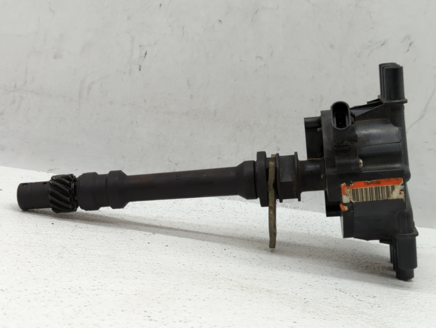 1996 Chevrolet Astro Engine Ignition Distributor OEM P/N:1104050 Fits OEM Used Auto Parts - Oemusedautoparts1.com