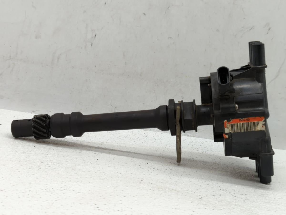 1996 Chevrolet Astro Engine Ignition Distributor OEM P/N:1104050 Fits OEM Used Auto Parts - Oemusedautoparts1.com