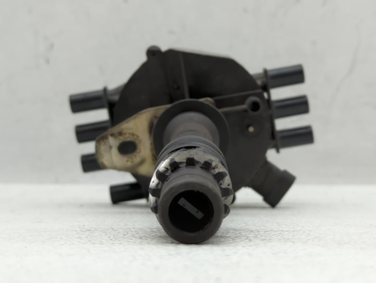 1996 Chevrolet Astro Engine Ignition Distributor OEM P/N:1104050 Fits OEM Used Auto Parts - Oemusedautoparts1.com