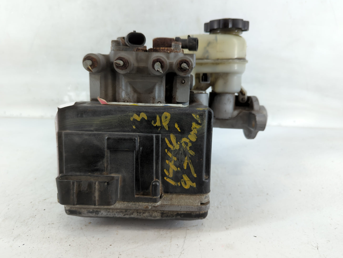 1992-1996 Chevrolet Beretta Brake Master Cylinder - Oemusedautoparts1.com