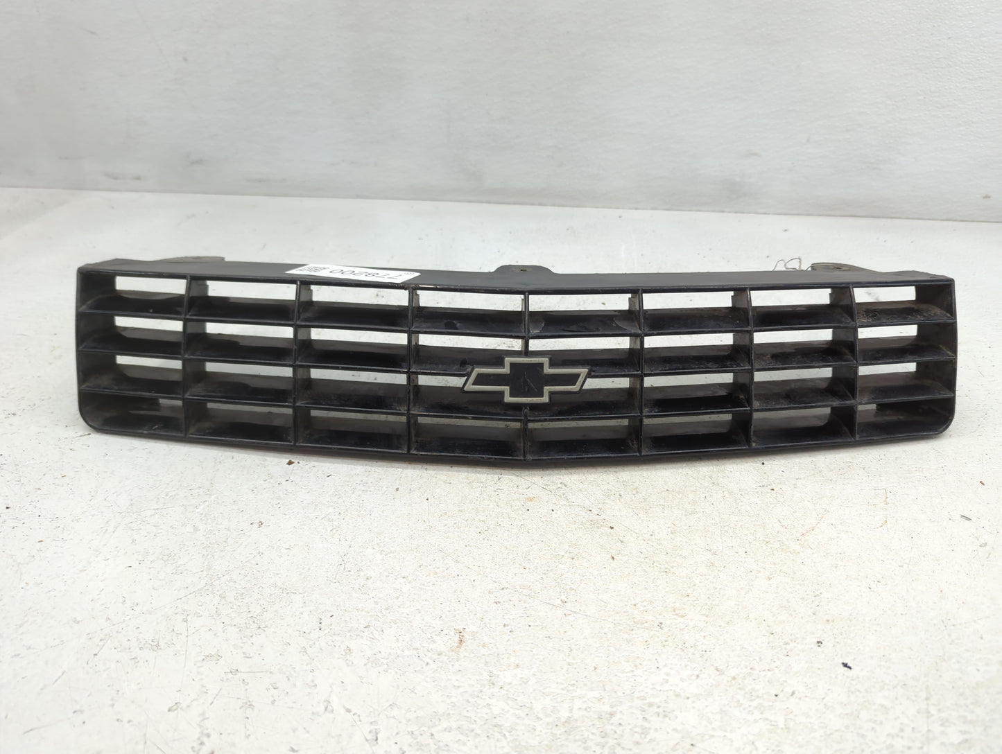 1994-1996 Chevrolet Beretta Front Grille Bumper Not Included - Oemusedautoparts1.com