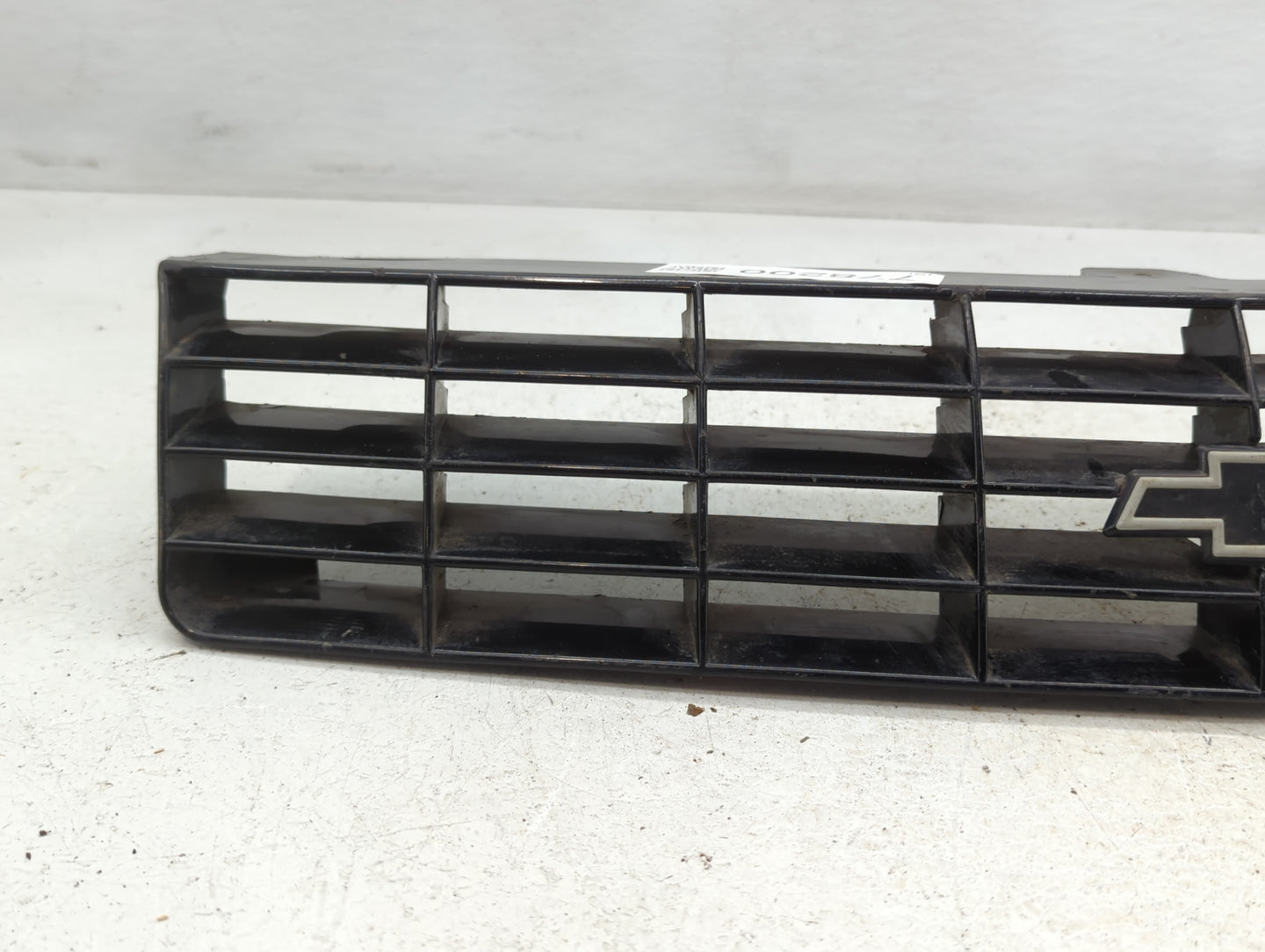 1994-1996 Chevrolet Beretta Front Grille Bumper Not Included - Oemusedautoparts1.com
