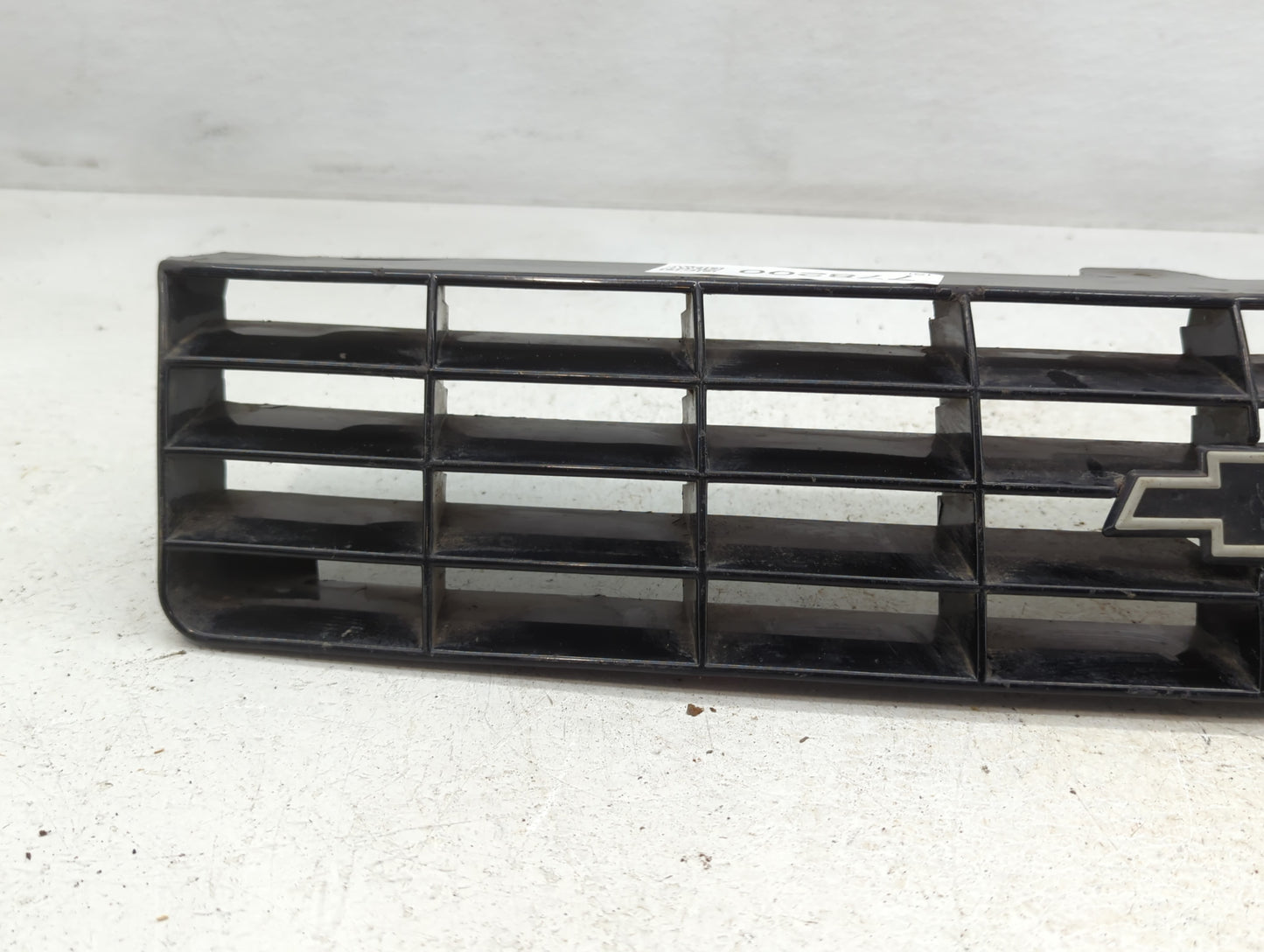 1994-1996 Chevrolet Beretta Front Grille Bumper Not Included - Oemusedautoparts1.com