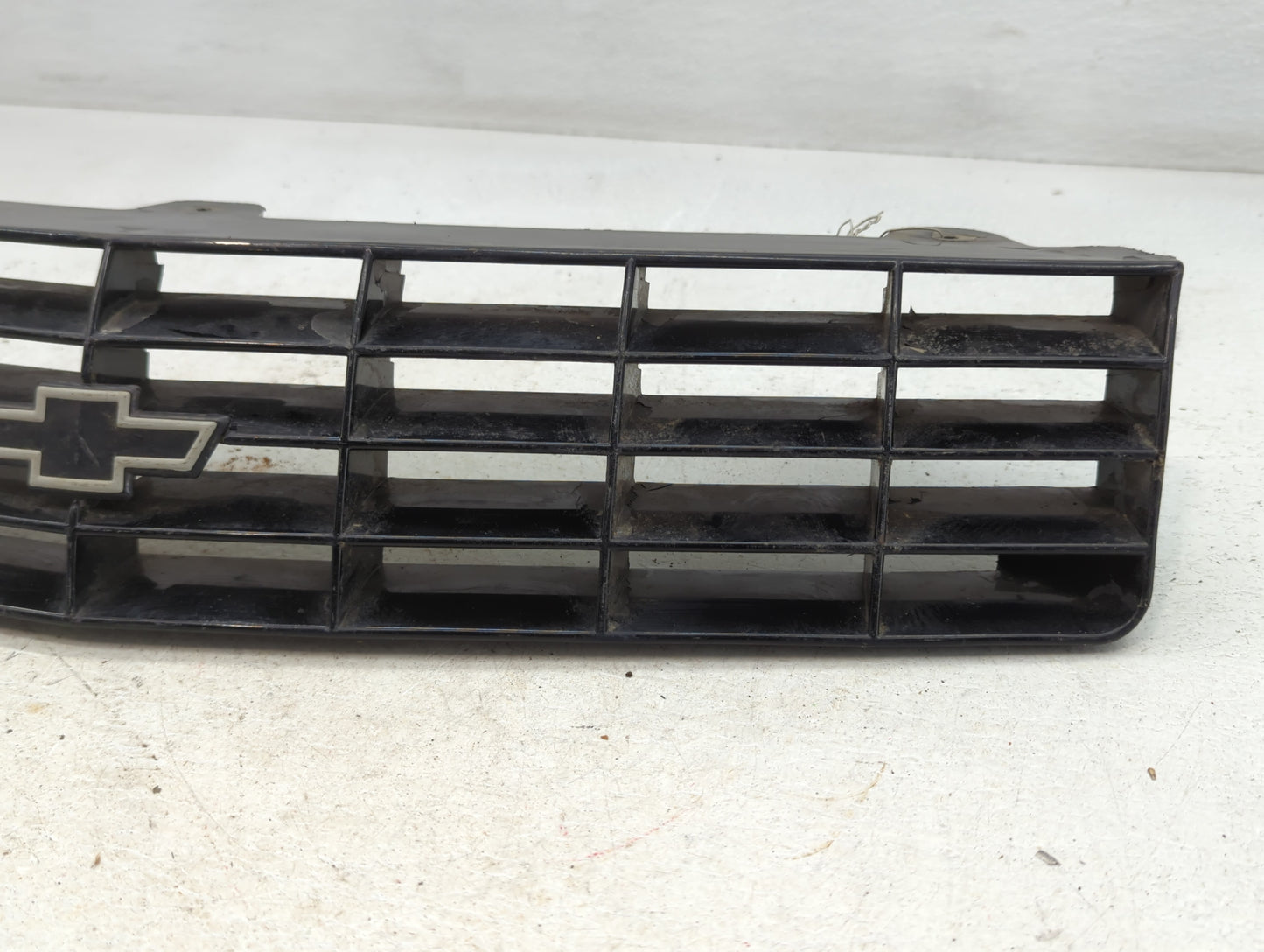 1994-1996 Chevrolet Beretta Front Grille Bumper Not Included - Oemusedautoparts1.com