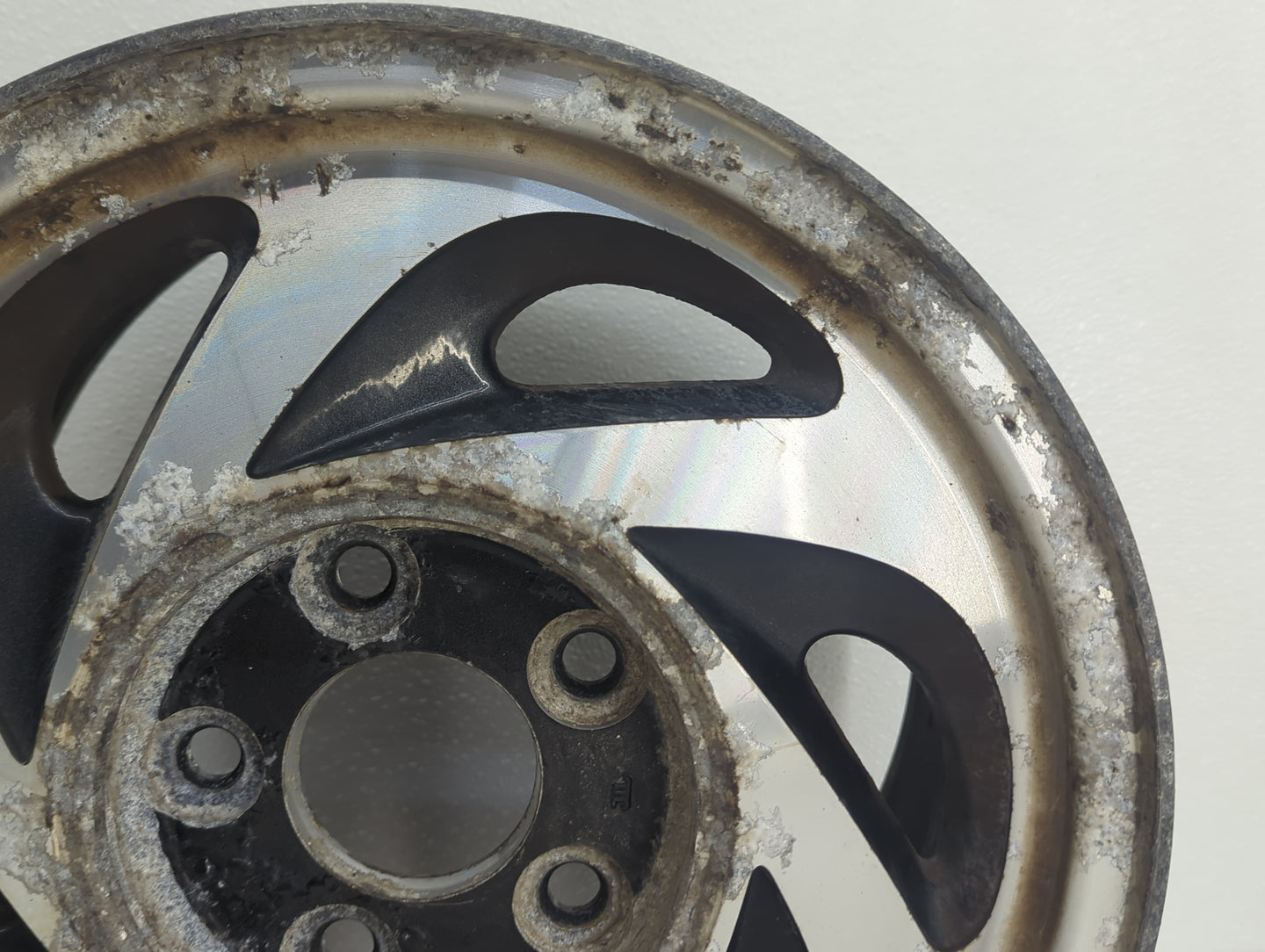 1995-2002 Chevrolet Blazer Oem Wheel Rim 1081798 - Oemusedautoparts1.com