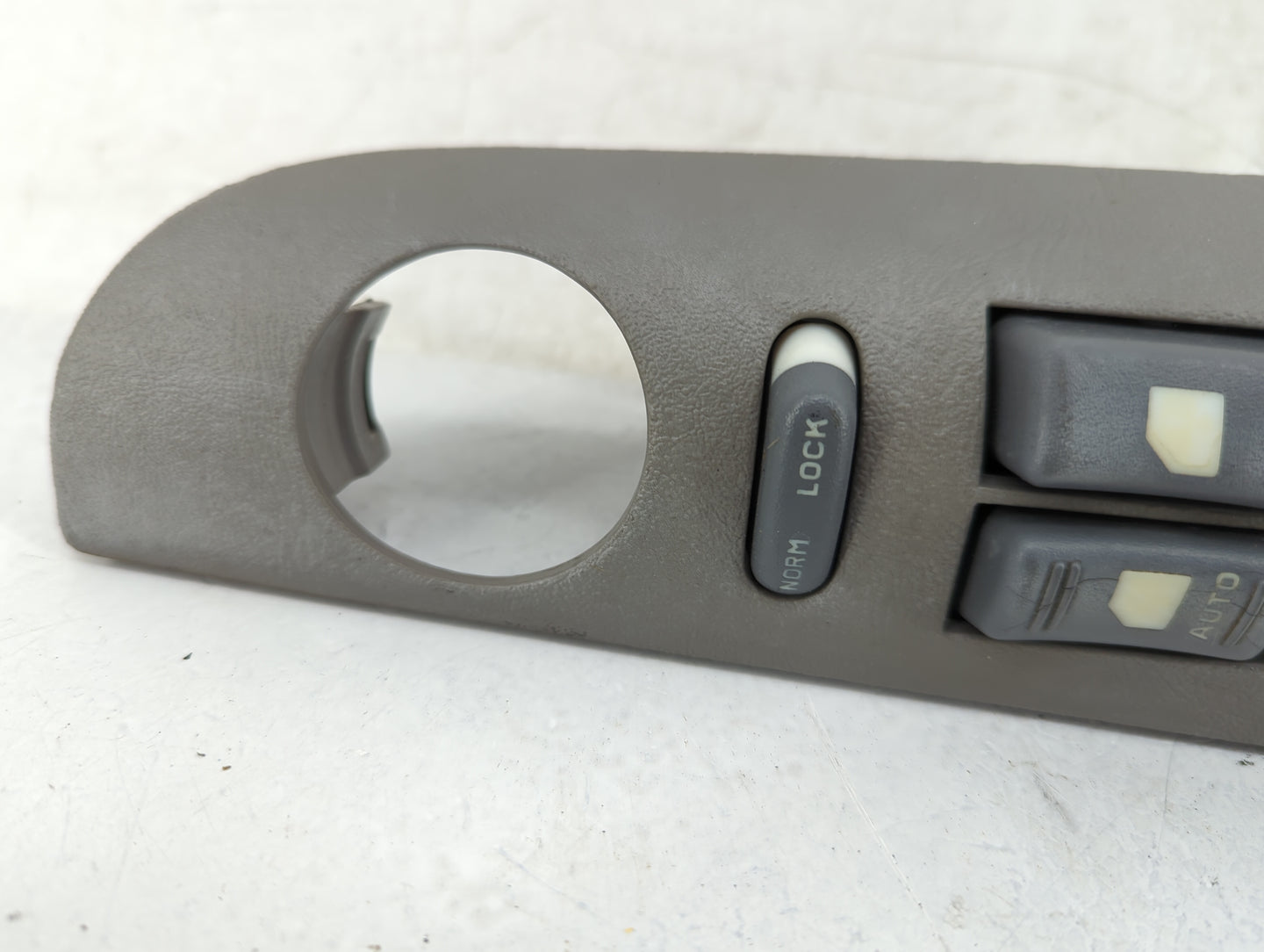 1996 Chevrolet Blazer Master Power Window Switch Replacement Driver Side Left Fits OEM Used Auto Parts - Oemusedautoparts1.c