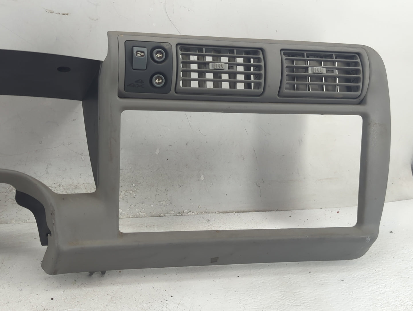 1996 Chevrolet Blazer Information Radio Display Screen Bezel Vents - Oemusedautoparts1.com